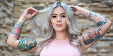 cintia cossio tatuajes|Por qué Cintia Cossio se tatuó el rostro en la espalda